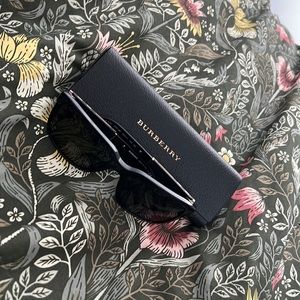 Mens Burberry Glasses. Used for less than an year. Its in real good condition.